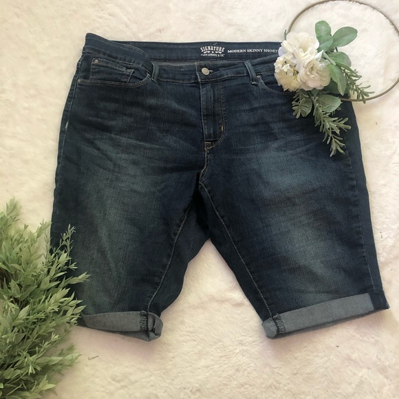 levi modern skinny shorts